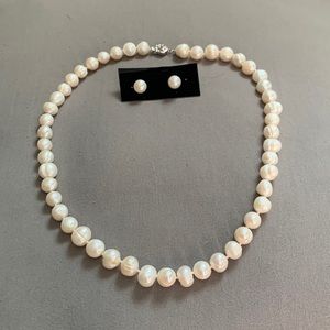 Authentic Salt Water Peal Necklace & Earring Set!